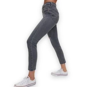 NWT Levi’s 501 Skinny Jeans High Rise Faded Black Rigid Distressed Size 29 x 30